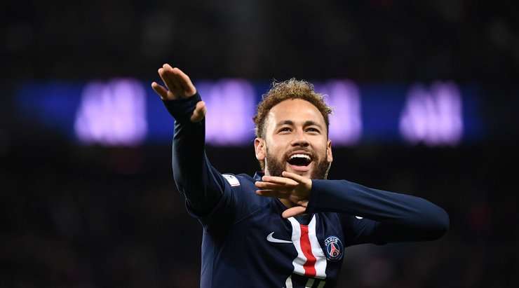 Nó đã đi vào lưới! Mauro Icardi là người cung cấp khi anh ấy chuyền bóng đến Neymar (Paris SG) người dễ dàng đánh đầu lái bóng từ cự li gần. Tỉ số à 2:0.