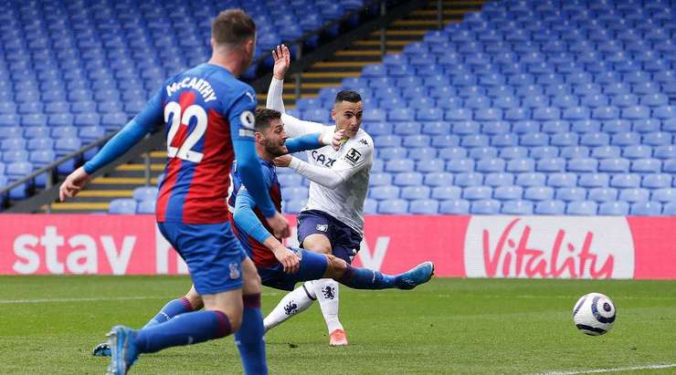 Vàoo! Anwar El-Ghazi (Aston Villa) ghi bàn với một cú sút trong vòng cấm sau khi đón một đường chuyền bằng đầu từ Ollie Watkins. Anh ấy thay đổi tỉ số thành 1:2.