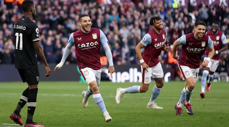 VÀO! Bóng được treo vào từ quả phạt góc và Emiliano Buendia (Aston Villa) chạy chỗ rất tốt để tung một cú đánh đầu hoàn hảo vào góc trái cầu môn. Tỉ số của trận đấu đã được nâng lên: 3:0.