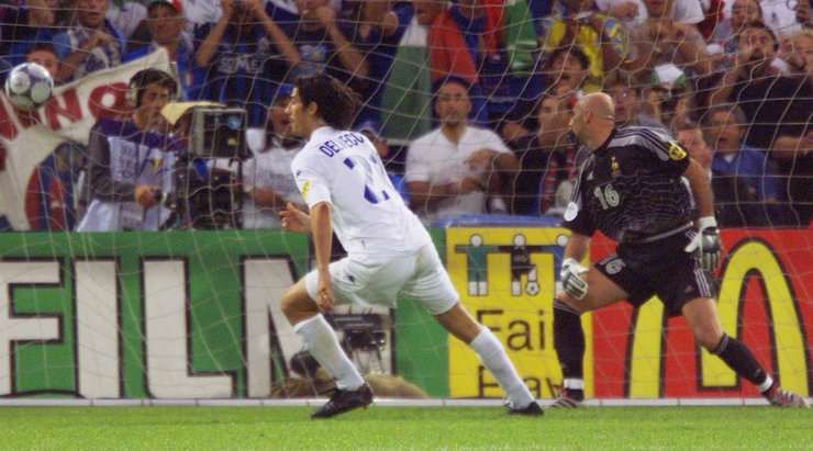 Vào! Gianluca Pessotto thực hiện một quả tạt vào vòng cấm và kiến tạo thành công cho Marco Delvecchio (Ý), người đã đón bóng và dứt điểm gọn gàng vào sát phía trong cột dọc bên trái. Tỉ số đã được nâng lên 2:1.