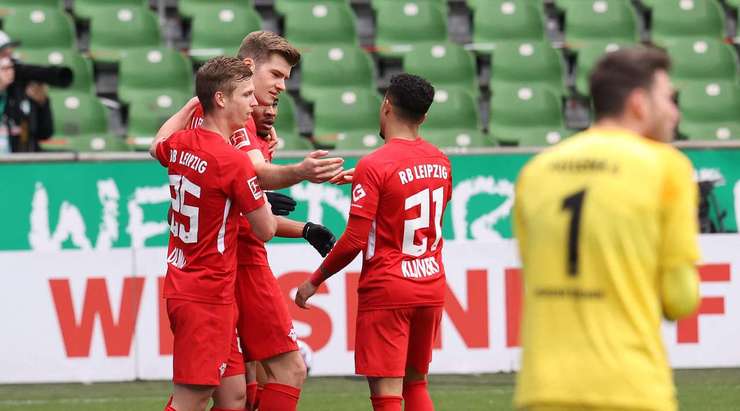 Vào! Christopher Nkunku treo bóng vào sâu trong vòng cấm kiến tạo cho Alexander Sorloth (RB Leipzig) ở một vị trí trống trải, và cú đánh đầu cận thành của cầu thủ này đã đưa bóng vượt qua tầm với của thủ môn đi vào góc thấp bên trái khung thành. Tỉ số là 0:2.