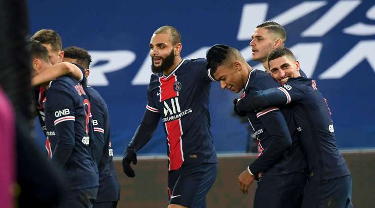 Vào! Kylian Mbappe thể hiện nhãn quan tuyệt vời của mình với đường chuyền sắc sảo cho Mauro Icardi (Paris SG), người đã rất bình tĩnh dứt điểm gọn gàng vào lưới. Tỉ số là 2:0.