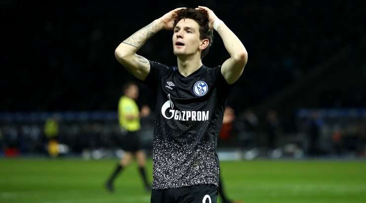 Benito Raman (Schalke) suýt chút nữa đã được bóng vào lưới, nhưng lẽ ra anh phải dứt điểm tốt hơn. Cú sút cận thành quá hiện của anh đã đi thẳng vào găng tay của thủ môn Rune Jarstein.