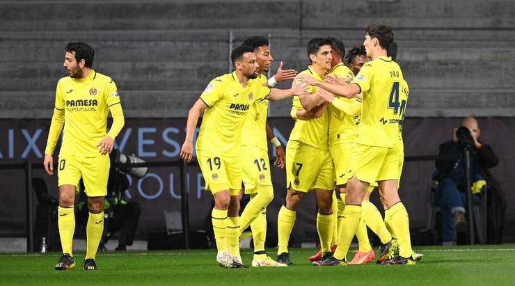 Gerard Moreno (Villarreal) khống chế bóng gọn gàng từ một đường chuyền sắc bén tại rìa vòng cấm và cứa bóng vào phía trong cột dọc bên trái, theo một phong cách đã thành thương hiệu của anh.