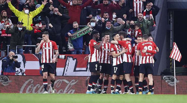 Iker Muniain thực hiện một đường căng ngang từ quả phạt góc trước đó để đưa bóng đến vị trí của Oihan Sancet (Ath Bilbao) ở bên trong vòng cấm. Cầu thủ này dứt điểm và ghi bàn, đưa bóng vào sát mép trong cột dọc bên phải. Một pha kết thúc xuất sắc. 2:0.