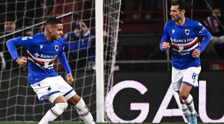 Vào! Quả đá phạt được thực hiện bởi Abdelhamid Sabiri (Sampdoria). Bóng chạm nhẹ vào một cầu thủ đối phương và đi từ từ vào lưới trong sự bất lực của thủ môn Wojciech Szczesny. Tỉ số là 1:2.