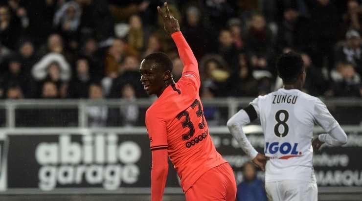 Nianzou Kouassi (Paris SG) nhảy cao nhất để đón bóng từ quả phạt góc được thực hiện hoàn hảo bởi Angel Di Maria. Cú đánh đầu dứt điểm của anh cũng rất hiểm hóc, đưa bóng vào gọn trong lưới trong sự bất lực của thủ môn. Tỉ số được nâng lên 3:3.