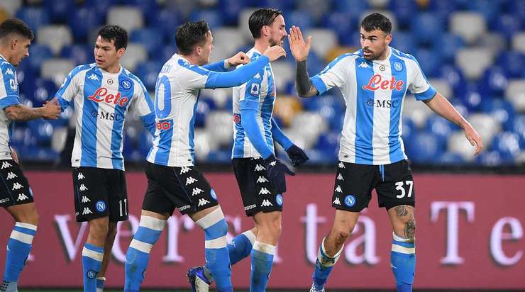 Vào! Giovanni Di Lorenzo thể hiện nhãn quan tuyệt vời của mình với đường chuyền sắc sảo cho Andrea Petagna (Napoli), người đã rất bình tĩnh sút bóng vào góc phải phía dưới. Tỉ số là 1:0.