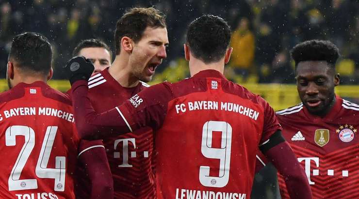 GOAL! Robert Lewandowski (Bayern Munich) đón đường chuyền từ Thomas Muller trong một đợt phản công nhanh và dứt điểm hiểm hóc từ cự ly gần. Tỉ số là 1:1.