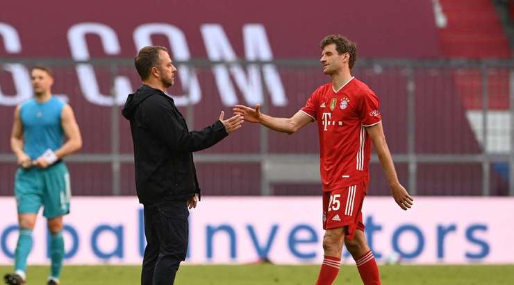 Quá đen cho David Alaba (Bayern Munich)! Một cú sút trên cả tuyệt vời của David Alaba (Bayern Munich) từ rìa vòng cấm vừa khiến cho thủ môn phải sa mạc lời, nhưng bóng lại bay sướt qua mép trên của xà ngang.