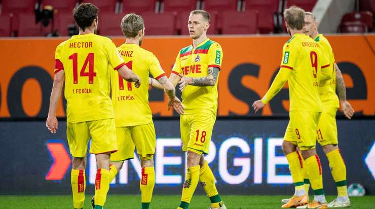 Ondrej Duda (Köln) nhận một đường chuyền của đồng đội vào trong vòng cấm và ghi bàn bằng một cú sút hoàn hảo vào góc cao bên phải khung thành.