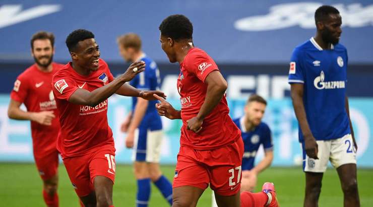 Jessic Ngankam (Hertha Berlin) ghi bàn! Jessic Ngankam (Hertha Berlin) được kiến tạo bởi Nemanja Radonjic và anh ấy đã cho thấy sự bình tĩnh tuyệt vời trong vòng cấm để sút vào góc trái phía dưới. 1:2.