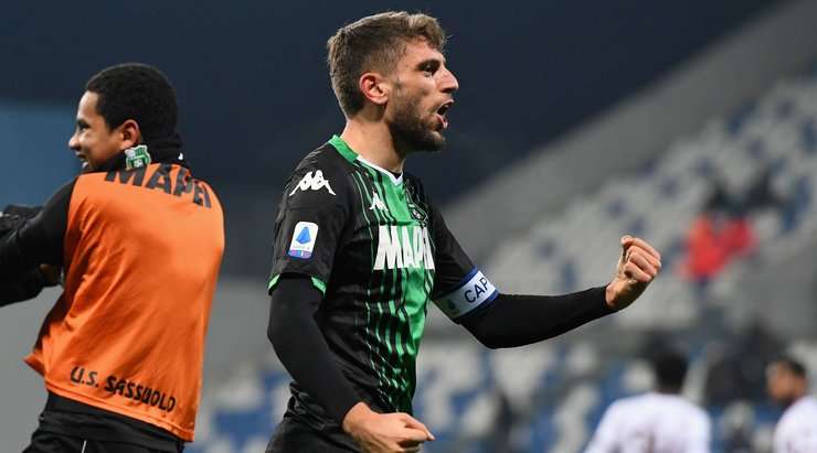 Domenico Berardi (Sassuolo) đón một đường chuyền trong vòng cấm và ghi bàn với một cú sút vào góc cao bên phải. Thủ môn đã không thể làm gì được.