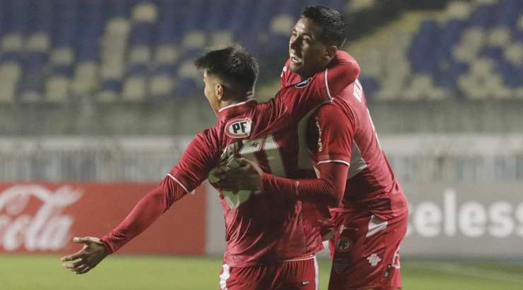 Andres Alejandro Vilches Araneda (Nublense) có một pha đi bóng độc diễn đẹp mắt trước khi dứt điểm từ trong vòng cấm, đánh bại thủ môn Damian Frascarelli với một cú sút vào góc cao bên trái. Tỉ số đã được nâng lên: 2:1.