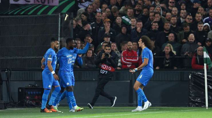 Vào! Gerson (Marseille) sút bóng bật ra vào chính giữa khung thành sau khi bóng đến chỗ anh ấy trong vòng cấm. Tỉ số là 2:2.