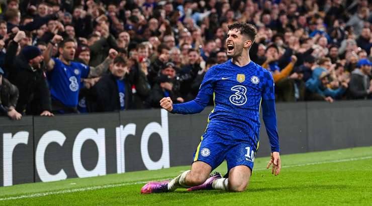 Một bàn thắng đồng đội tuyệt vời! Christian Pulisic (Chelsea) được giải thoát trong vòng cấm bởi Ngolo Kante và không mắc một sai lầm nào với một pha dứt điểm tốt vào góc phải phía dưới. 2:0.