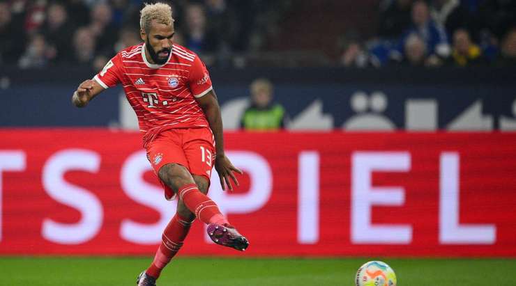 Vào! Đường chuyền dài kinh điển của Jamal Musiala đến chân Eric Maxim Choupo-Moting (Bayern Munich) ở một vị trí trống trải bên trong vòng cấm. Anh còn đủ thời gian và không gian để chỉnh lại bóng trước khi sút vào góc thấp bên trái khung thành. Tỉ số là 0:2.