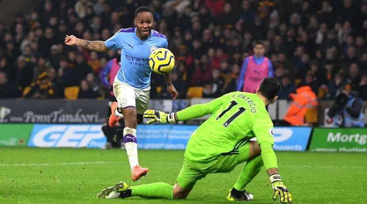 Một bàn thắng đẹp mắt! Raheem Sterling (Manchester City) đón bóng trong vòng cấm và xuất sắc tâng bóng qua đầu thủ môn Rui Patricio. 0:2!