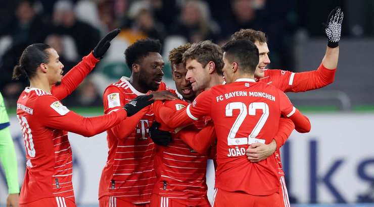 Một khoảnh khắc đẹp mắt! Kingsley Coman (Bayern Munich) lấy bóng và tung một cú sút mạnh từ xa. Đó là một quyết định sáng suốt và pha dứt điểm vừa rồi đã đi thẳng vào góc thấp bên phải khung thành. Thủ môn Koen Casteels chỉ có thể lắc đầu trong tuyệt vọng! Tỉ số đã được nâng lên 0:1.