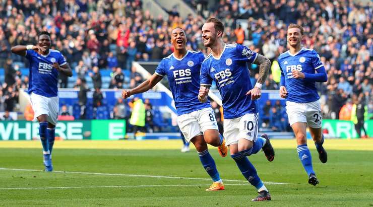 James Maddison (Leicester) ghi một bàn thắng đẹp mắt từ quả đá phạt trước đó. Anh ấy cứa bóng vào góc cao bên trái khung thành. Bàn thắng thể hiện kỹ thuật sút phạt tuyệt vời.