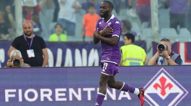 Vàoo! Jonathan Ikone (Fiorentina) ghi bàn với một cú sút trong vòng cấm sau khi đón một đường chuyền bằng đầu từ Cristian Kouame. Anh ấy thay đổi tỉ số thành 2:1.