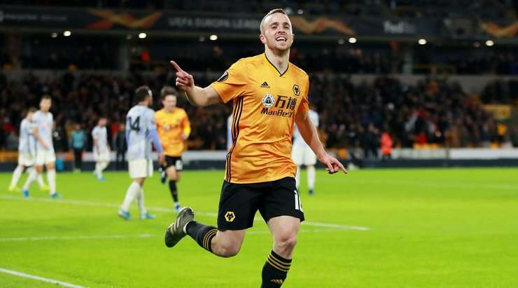 Bàn thắng đến từ một tình huống phối hợp đồng đội tuyệt vời! Diogo Jota (Wolves) đón một đường chuyền hoàn hảo và tung một cú sút xuất sắc vào giữa khung thành. Thủ môn không thể làm gì với những cú sút như thế.