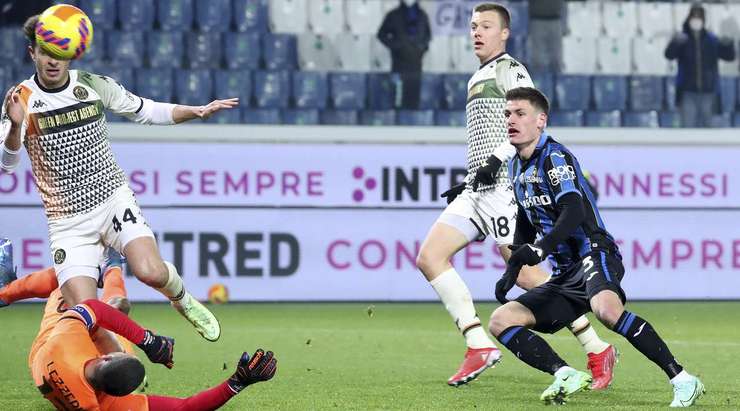 Vào! Joakim Maehle (Atalanta) ghi bàn sau một pha kiến tạo bởi Mario Pasalic cho phép anh ấy đưa bóng vào lưới trống. Tỉ số là 2:0.