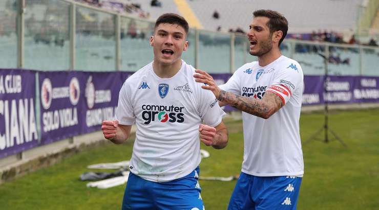 Vào! Một sai lầm từ hàng phòng ngự đã biếu không một cơ hội cho Nicolo Cambiaghi (Empoli). Cầu thủ này đã rất bình tĩnh và dễ dàng đệm bóng vào lưới từ cự li gần. 0:1.