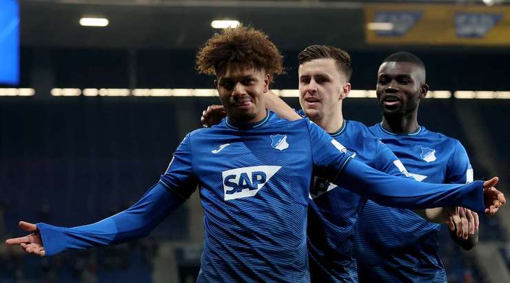Georginio Rutter (Hoffenheim) đón đường căng ngang hoàn hảo vào sâu bên trong vòng cấm từ Munas Dabbur và khống chế bóng một cách tinh tế. Tiếp theo, anh tung một cú sút chuẩn xác vào góc cao bên trái, nâng tỉ số lên: 2:0.
