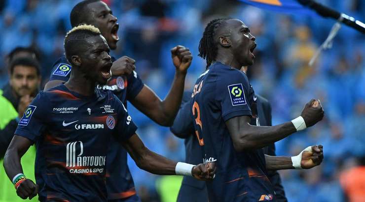 Vào! Christopher Jullien thoát khỏi người theo kèm để đón bóng từ quả đá phạt và đánh đầu về phía Stephy Mavididi (Montpellier), người đã xuất sắc đánh đầu nối vào lưới. Tỉ số bây giờ là: 1:0.