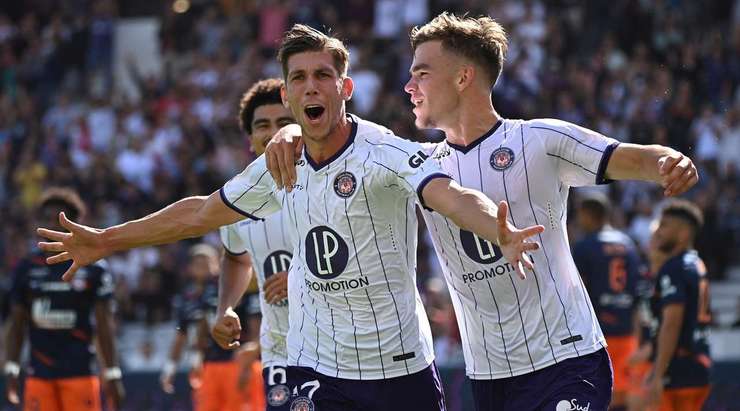 Vàoo! Stijn Spierings (Toulouse) ghi bàn với một cú sút trong vòng cấm sau khi đón một đường chuyền bằng đầu từ Fares Chaibi. Anh ấy thay đổi tỉ số thành 1:1.