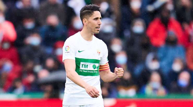 Fidel (Elche) có một pha đi bóng độc diễn tuyệt vời và dứt điểm từ trong vòng cấm, đánh bại thủ môn Marc-Andre ter Stegen với một cú sút vào góc phải phía dưới. Tỉ số bây giờ là: 1:0.