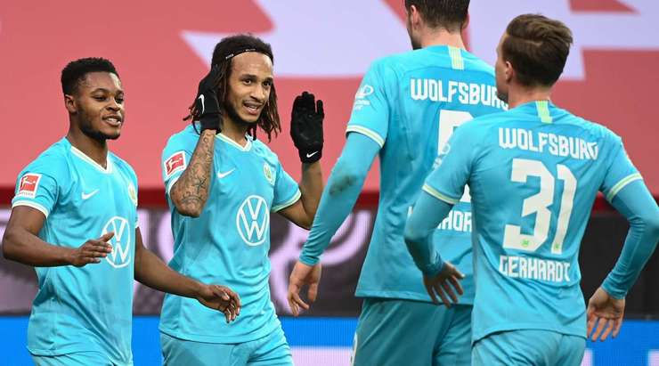 Vào! Renato Steffen kiến tạo bằng một đường căng ngang tuyệt đẹp vào vòng cấm, và Ridle Baku (Wolfsburg) cũng hoàn thành tốt phần việc của mình bằng một cú đánh đầu từ cự ly gần về phía bên phải khung thành. Tỉ số là 0:1.