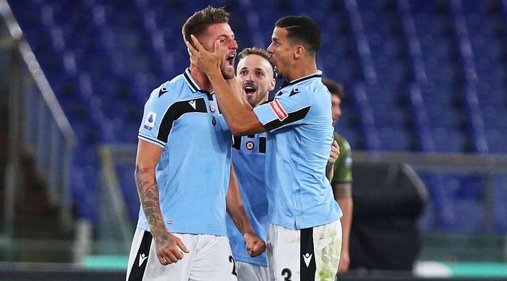 Vào! Sergej Milinkovic-Savic (Lazio) đón bóng bật ra và từ rìa vòng cấm, anh ấy tung một cú sút đi vào góc phải phía trên. Tỉ số là 1:1.