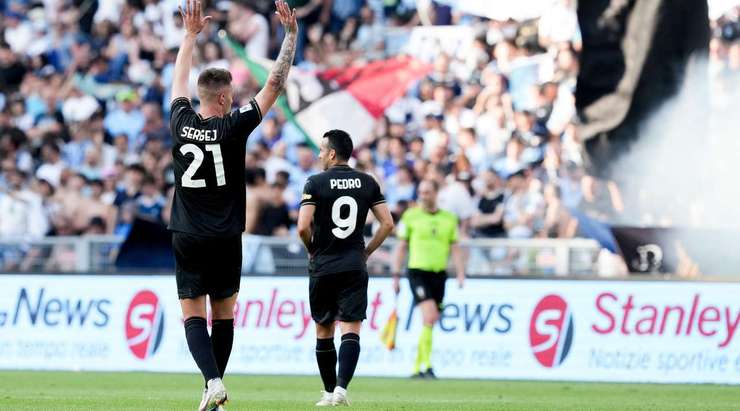 Vào! Pedro thực hiện một quả tạt vào vòng cấm và kiến tạo thành công cho Sergej Milinkovic-Savic (Lazio), người đã đón bóng và dứt điểm gọn gàng vào sát phía trong cột dọc bên trái. Tỉ số đã được nâng lên 2:0.