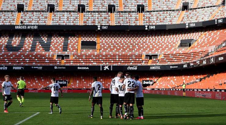 Vào! Đường chuyền dài kinh điển của Goncalo Guedes đến chân Alejandro Blanco (Valencia) ở một vị trí trống trải bên trong vòng cấm. Anh còn đủ thời gian và không gian để chỉnh lại bóng trước khi sút vào góc thấp bên phải khung thành. Tỉ số là 2:0.
