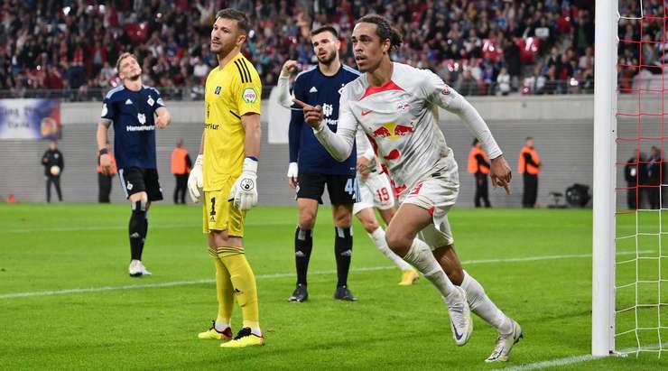 Yussuf Poulsen (RB Leipzig) nhận một đường chuyền thú vị bên trong vòng cấm và anh sút bóng lọt qua thủ môn vào lưới. Một pha dứt điểm xuất sắc!