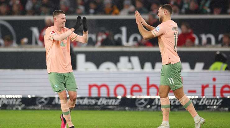 Vào! Niclas Fullkrug là người kiến tạo với một đường chuyền sắc lẹm cho Marvin Ducksch (Werder Bremen). Cầu thủ này che bóng khéo léo trong vòng cấm trước khi tung ra cú sút nhanh, đưa bóng đi thẳng vào góc cao bên phải khung thành, nâng tỉ số lên 0:2. Tuyệt vời!