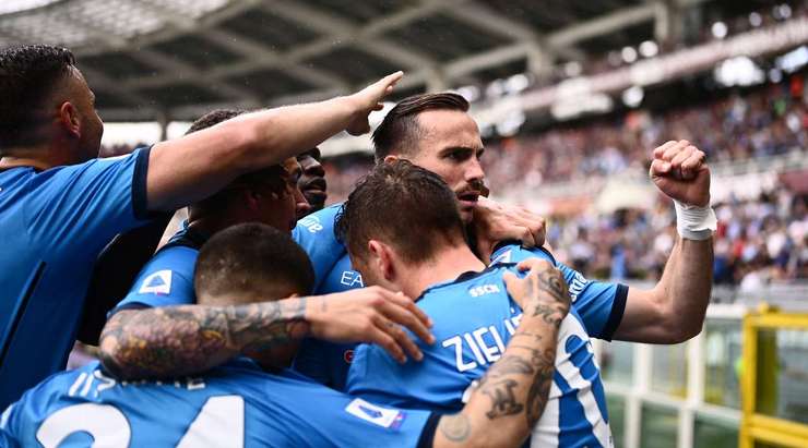 Fabian Ruiz (Napoli) có một pha đi bóng độc diễn tuyệt vời và dứt điểm từ trong vòng cấm, đánh bại thủ môn Etrit Berisha với một cú sút vào góc trái phía dưới. Tỉ số bây giờ là: 0:1.