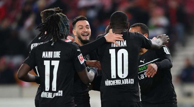 Alassane Plea thực hiện một đường chuyền gọn gàng rất đúng tầm di chuyển của Marcus Thuram (B. Monchengladbach), người đã rất sẵn sàng và tung một cú sút chìm căng như kẻ chỉ, đưa bóng đi trúng cột dọc bên phải vào lưới! Tỉ số là 0:2.