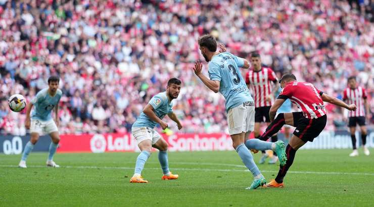 Alex Berenguer (Ath Bilbao) có một pha đi bóng độc diễn tuyệt vời và dứt điểm từ trong vòng cấm, đánh bại thủ môn Ivan Villar với một cú sút vào góc phải khung thành. Tỉ số bây giờ là: 2:1.