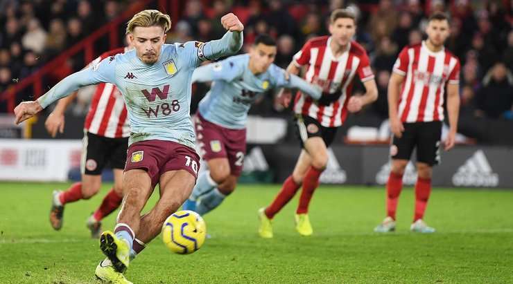 Jack Grealish (Aston Villa) không thể ghi bàn từ chấm phạt đền! Cú sút của anh dội xà ngang.
