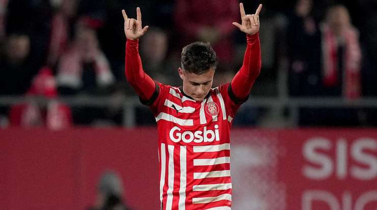 Một đường chuyền xé toang hàng phòng ngự đưa bóng đến chân Rodrigo Riquelme (Girona) trong vòng cấm và cầu thủ này đã không bỏ lỡ cơ hội! Nỗ lực của anh đưa bóng chuẩn xác vào góc thấp bên phải khung thành.