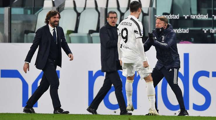 Vào! Alvaro Morata (Juventus) với một pha dứt điểm tuyệt vời trong vòng cấm. Anh ấy tạo khoảng trống cho mình sau khi khống chế gọn gàng một đường chuyền từ đồng đội và sút bóng vào góc thấp bên trái khung thành.