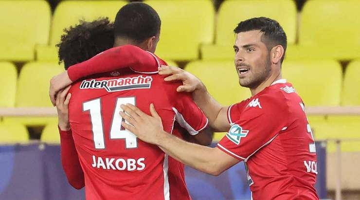 Vào! Maghnes Akliouche tung một đường chuyền tốt vào vòng cấm và bóng tìm đến Kevin Volland (Monaco). Cầu thủ này không bỏ lỡ vận may của mình và dễ dàng sút bóng từ cự ly gần vào lưới. 2:0.
