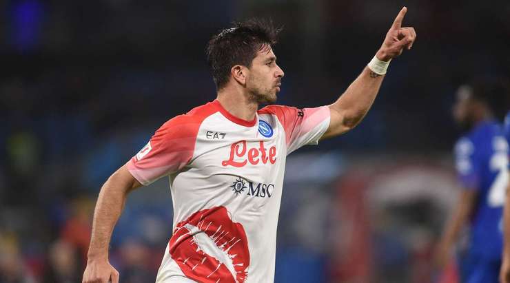 Vào! Alessio Zerbin là người kiến tạo còn Giovanni Simeone (Napoli) là một sát thủ thật sự. Anh kết thúc đường căng ngang bằng một cú đánh đầu lạnh lùng từ cự ly gần vào góc phải khung thành. Tỉ số là 2:1.