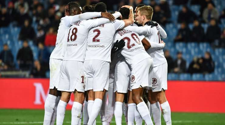 Vào! Farid Boulaya (Metz) nhận một đường chuyền ngắn rất vừa tầm từ Habibou Mouhamadou Diallo ở một vị trí bên trong vòng cấm, anh lách người và tung một cú sút không thể cản phá làm tung nóc lưới đối phương. Tỉ số là 1:1.