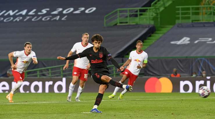 Vào! Joao Felix (Atl. Madrid) sút bóng vào góc trái khung thành, vượt qua tầm với của Peter Gulacsi dù thủ môn đã đổ người hết cỡ.