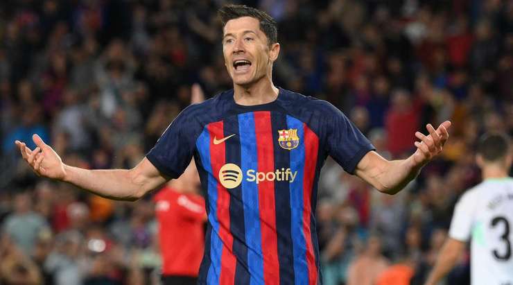 Một bàn thắng, được ghi bởi Robert Lewandowski (Barcelona), đã không được công nhận vì việt vị.