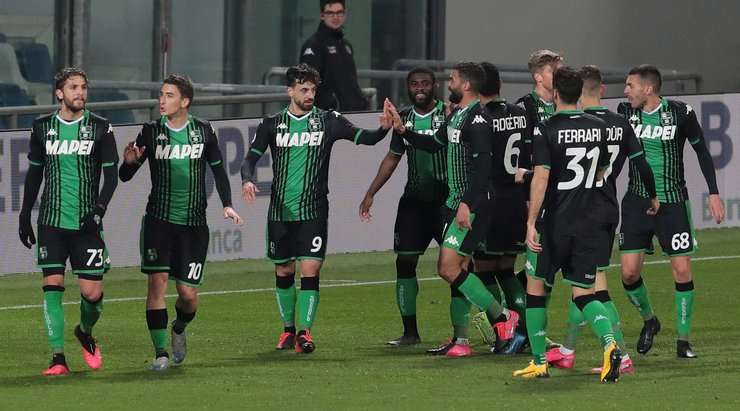 Mehdi Bourabia thực hiện một quả tạt bổng chính xác vào vòng cấm. Francesco Caputo (Sassuolo) đón bóng và dứt điểm với một cú sút nhanh, bóng đi dội xà ngang và vào lưới. Thủ môn đã không có cơ hội nào để cản phá! Tỉ số đã được thay đổi thành: 2:0.